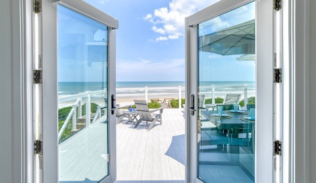 Beachfront Paradise, New Pool and Hot Tub, Private Boardwalk, Six King Suites, $300 in Free Tickets!