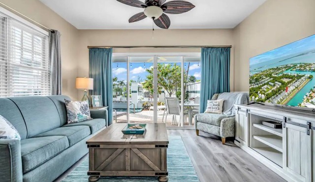 Beachy Townhome Perfect for a Warm Getaway!