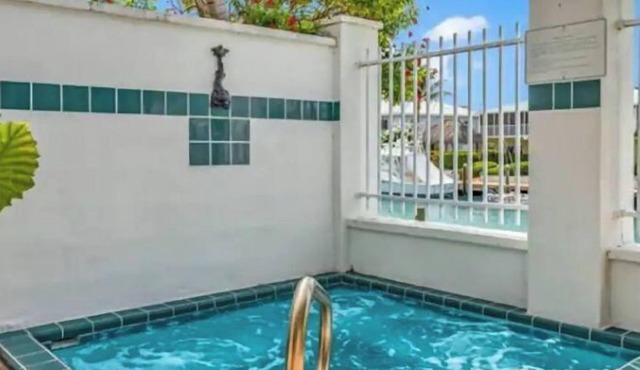 Beachy Townhome Perfect for a Warm Getaway!