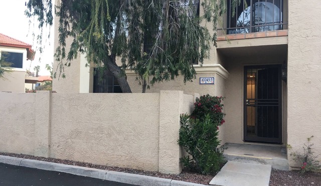 Beautiful courtyard villa at the Pointe Resort Condominiums at Tapatio Cliffs in Phoenix