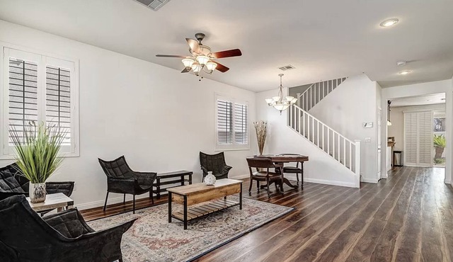 Beautiful Vegas Executive Home with Heated Pool