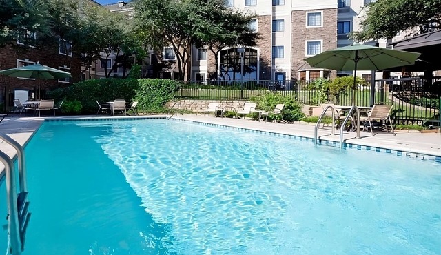 Best Value, Quality Stay! Short Drive to Quarries Park and Northside Lawn!