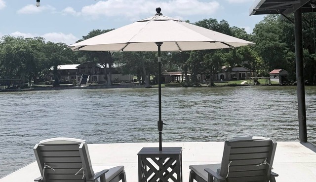 *Blissful Waterfront Getaway*