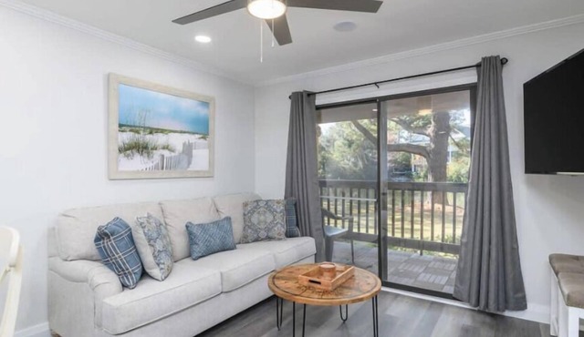 Blue Lagoon - Spacious 1st Floor Tennis Villa!