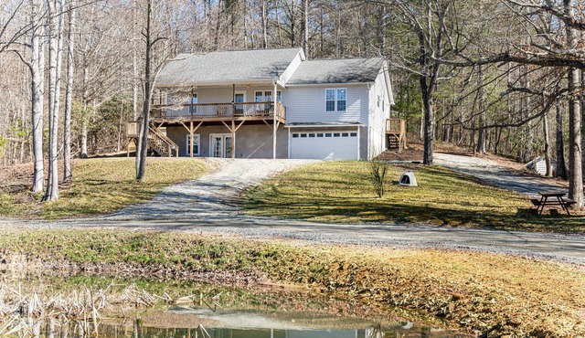 Book in March, and you will get a 20% discount! Soak in the Hot Tub!