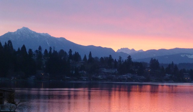 Breathtaking Lake & Mountain views! Enjoy access to a total of 1730 Sq. feet!
