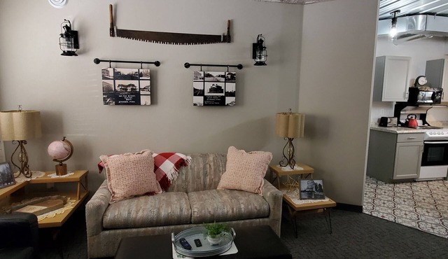 Building 108 Quaint and Cozy 1 Bedroom Apartment. Desirable Location.