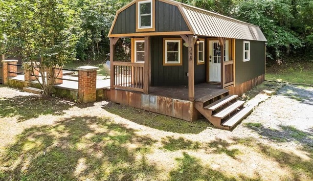 Casey Paradise Tiny Home Mountain Retreat near WCU