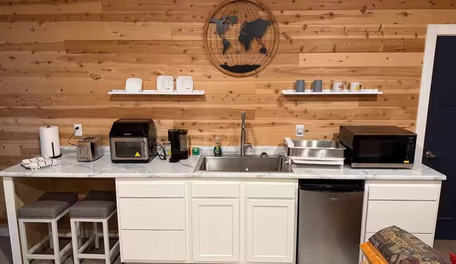 Cedar Studio w Mini-Kitchen + Futon @ Whitetail Estates