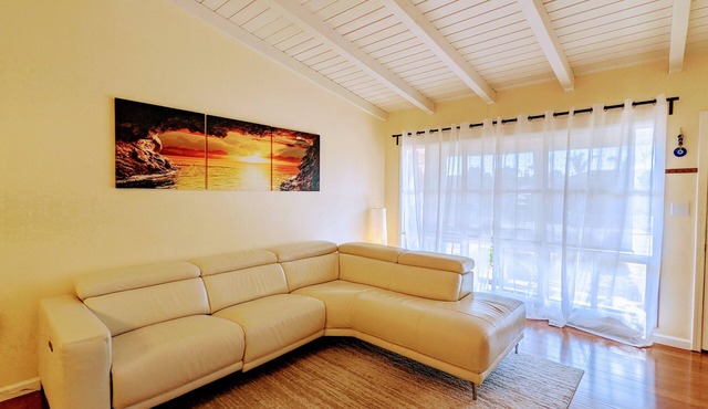 Central location - 3br/2ba. Stay weekly. Clean, safe, quiet.