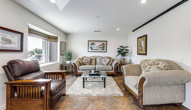 Central to Everything! San Diego Apt w/Patio