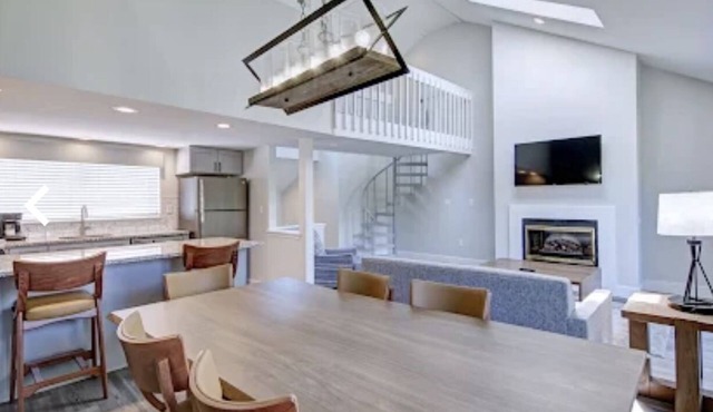 Charming 2-bedroom loft villa in East Stroudsburg with WiFi, fitness room