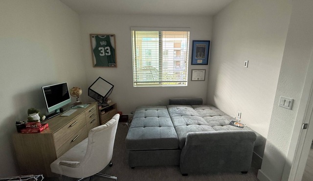 Charming 2-bedroom apartment in fabulous San Diego with fitness room, AC