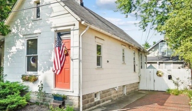 Charming 2-bedroom cottage with WiFi, AC, in the heart of German Village in Columbus