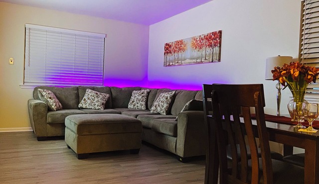 Charming 2-bedroom first floor apartment with WiFi, AC in lovely Primos