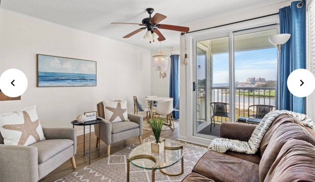 Charming 2-bedroom condo with AC and WiFi in welcoming Myrtle Beach