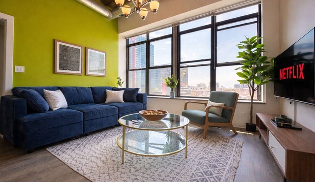 Charming 2BR Unit Near McCormick Place & Millennium Park