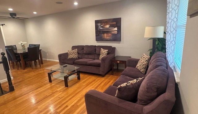 Charming 3-bedroom house in delightful Ballwin and basement is not included