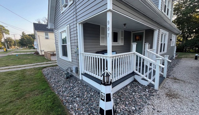 Charming 3-bedroom lake house with the best location in Conneaut