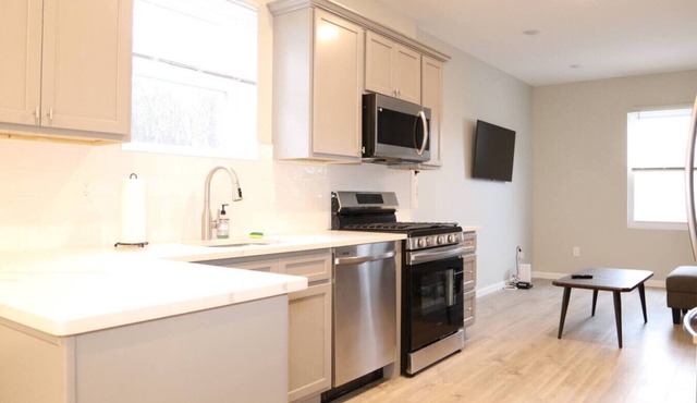 Charming 3BR/2BA Apartment in Cedar Grove in Cedar Grove
