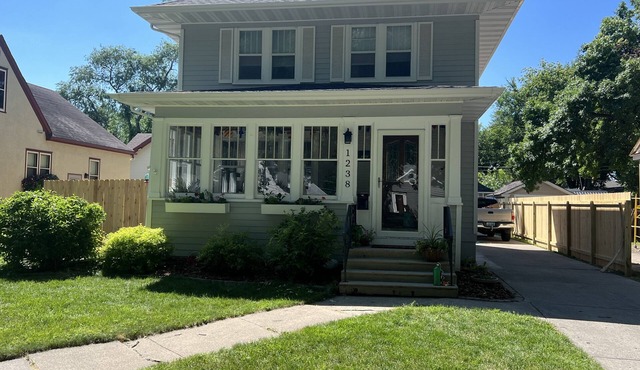 Charming 4 bedroom, 2 bath home near dowtown Fargo.