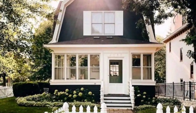 Charming Boxwood Cottage in Linden Hills