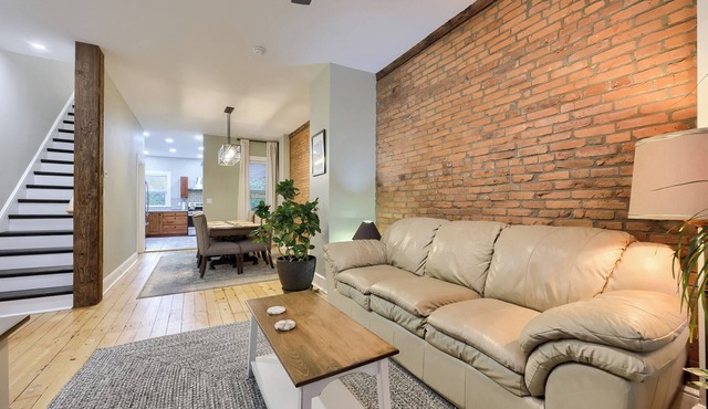 Charming Lancaster City Townhome, Quiet Street and Walkable Location in Lancaster