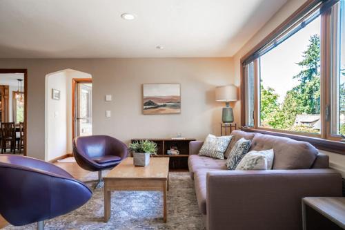Charming Seattle Hideaway - 1 block from lake WA
