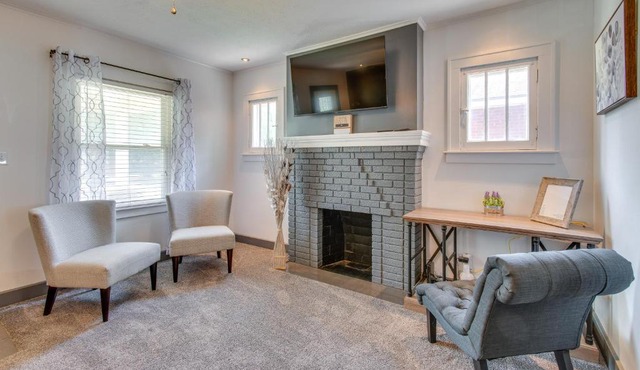 Charming Springfield Home: 2 Mi to Downtown