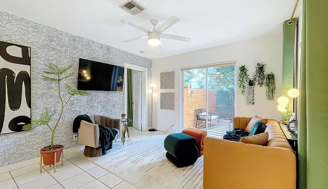 Chic Boho Paradise: Las Olas in Oakland Park