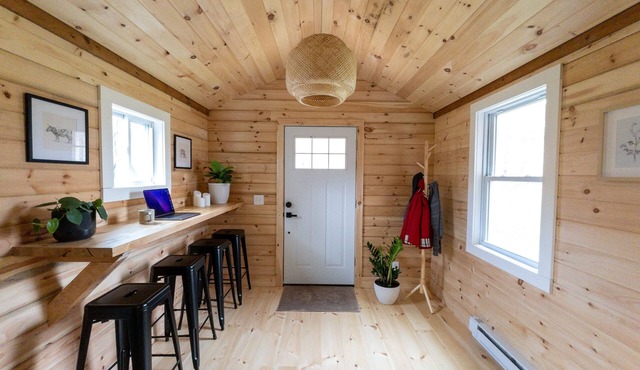 Chic Catskills Cabin w/Fireplace, Firepit, 30min to Ski Big Bear Resort.