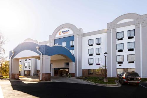 Comfort Suites Springfield I-70 in Springfield