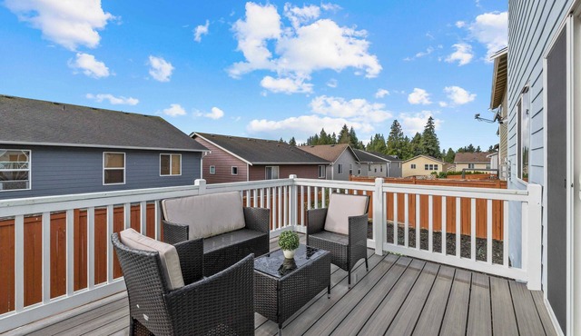 Comfortable 4BR Home｜ Main Floor Bedroom & Patio｜ Dedicated Workspace #41847 in Bothell