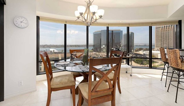 Comfortable Condo with Amazing views!