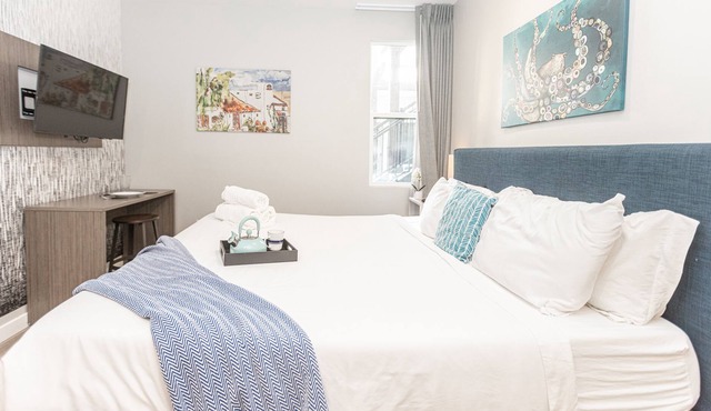 Comfy King Bed Studio 💎 WiFi+Parking+Walk to All