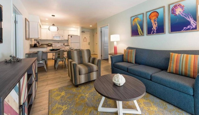 Comic-Con special resort lodging, sleeps four with full kitchen.