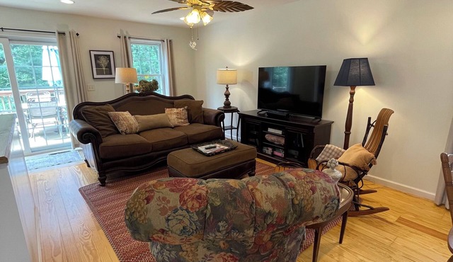 Country Charm - Private 1 Bedroom Apartment in Delta