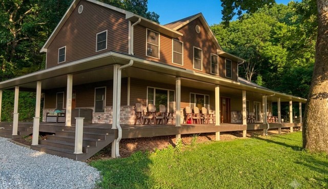 Cozy 2BR Downstairs Suite - TV & Grill Access
