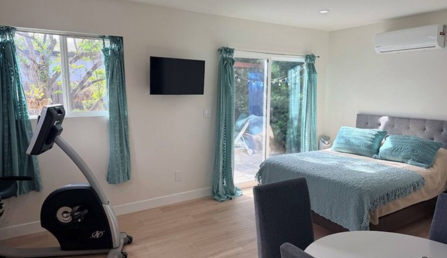 Cozy, clean & bright studio with full kitchen & bath in lovely Pasadena. in Pasadena