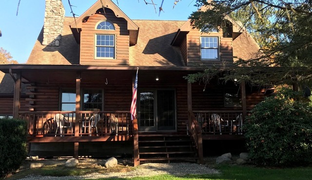 Cozy Log Home