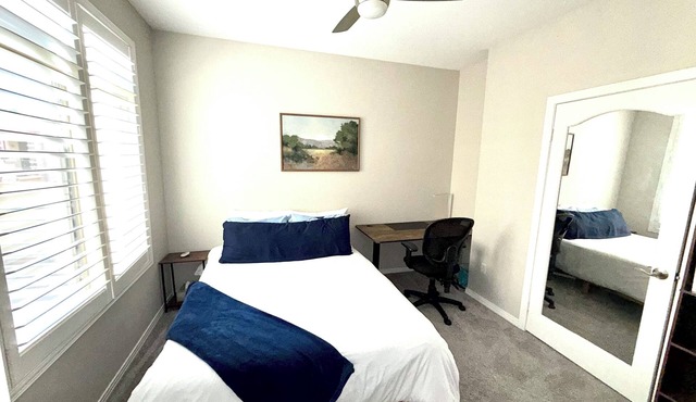Cozy Private Room w/En-Suite Bath - Resort Condo