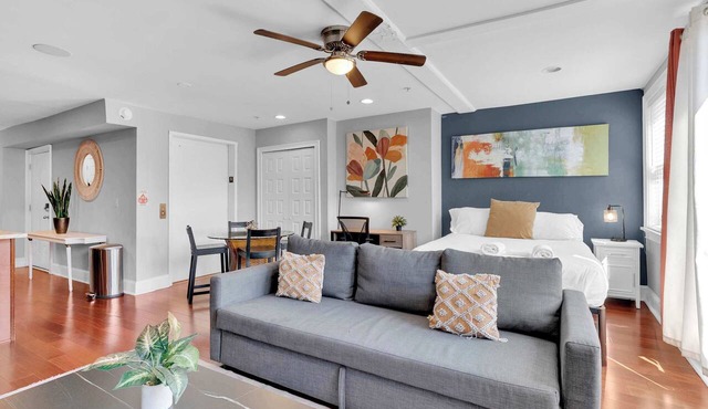 Cozy Studio | Old City | 2Bed |Independence Hall