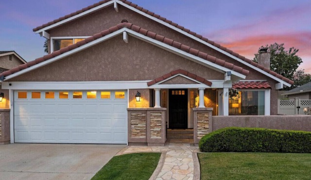 Cozy Suburban Family Retreat With Easy City Access