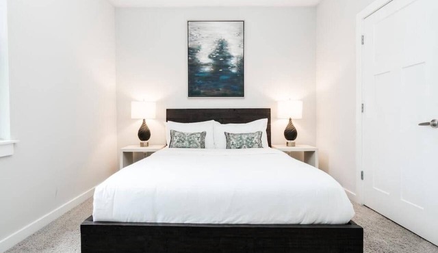 CozySuites Music Row Stunning 2BR in Nashville 20