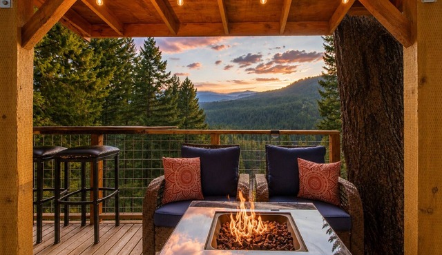 Das Tree Haus 1 Bedroom Home by NW Comfy Cabins by RedAwning