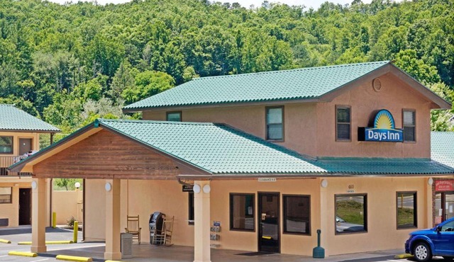 Days Inn by Wyndham Cherokee Near Casino