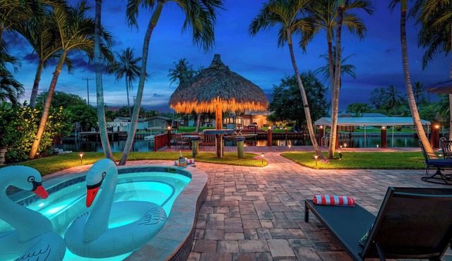 Delray Waterfront Paradise | Poolcuzzi & Kayaks