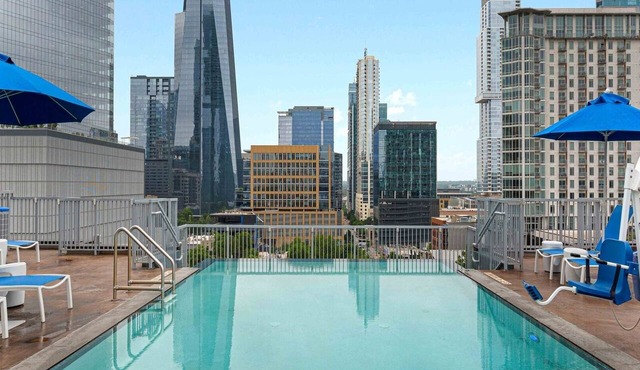 Deluxe Modern Studio in the Heart of Austin