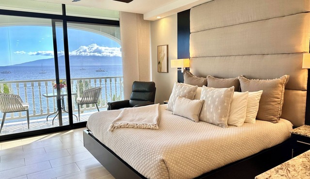 Deluxe Ocean and Beach Front studio - Lahaina Shores 623