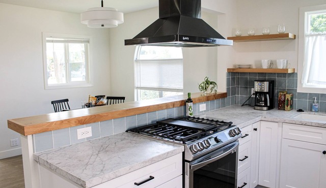 Designer Remodel 3 bed/2 bath Beach House Near LAX